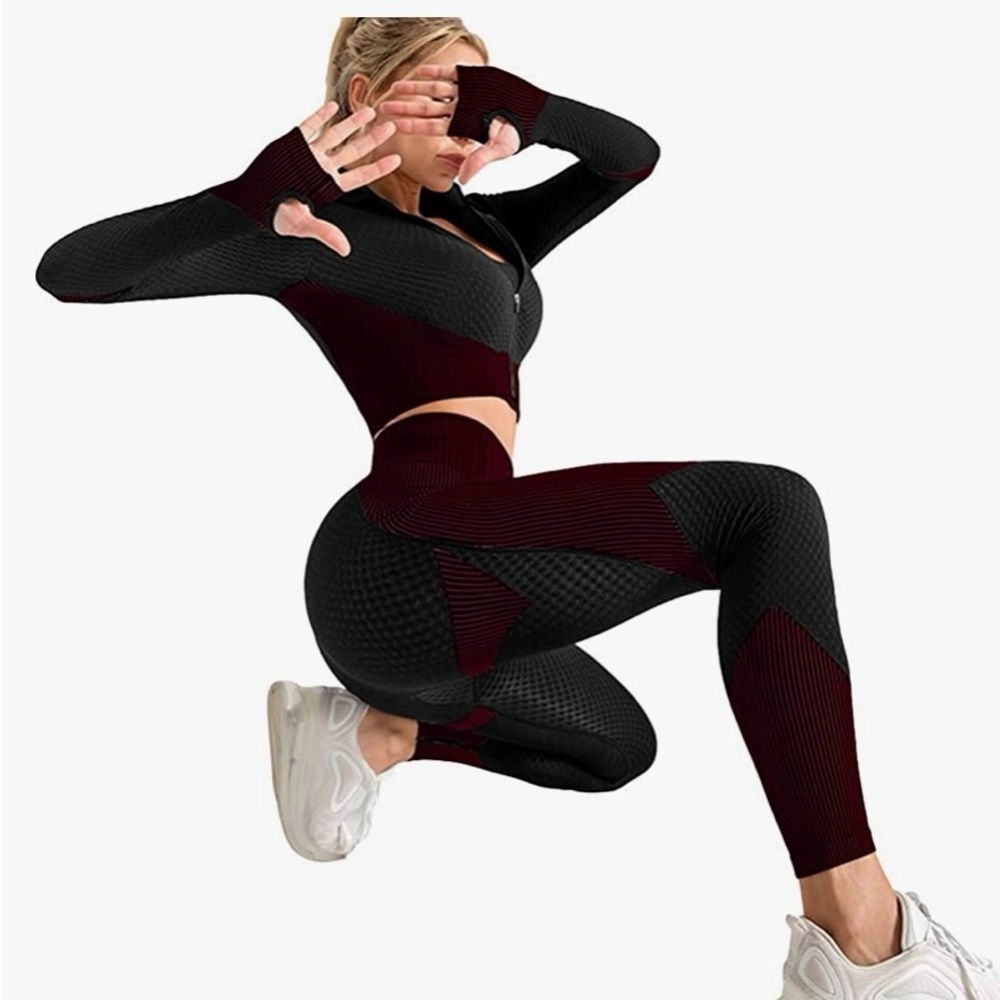 Women's Black and Burgundy Activewear Set Size Large